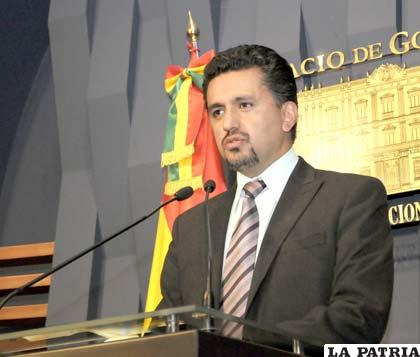Sacha Llorenti renunció al cargo de Ministro de Gobierno