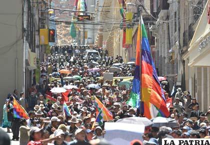 Marcha de protesta de la COB
