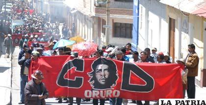 Dirigentes de la COD presiden la marcha en contra de la represión a los indígenas del Tipnis