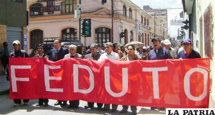 Autoridades de la UTO acataron militantemente el paro de 24 horas convocado por la COB