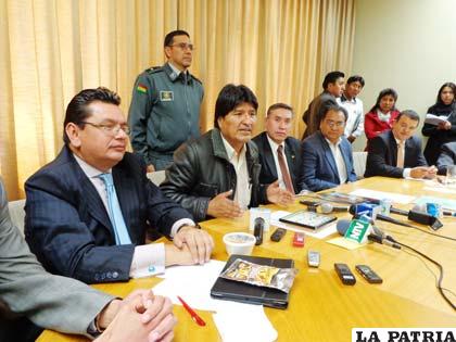 La conferencia de prensa después del encuentro entre empresarios y el presidente Morales