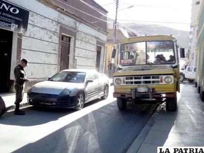 Los micros también hicieron la misma maniobra