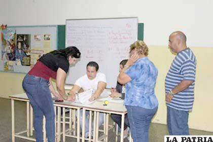 Venezolanos participaron del ensayo para las elecciones generales de su país /buzonzulia.blogspot.com