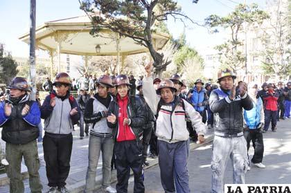 Cooperativistas cuando realizaron sus protestas en Oruro