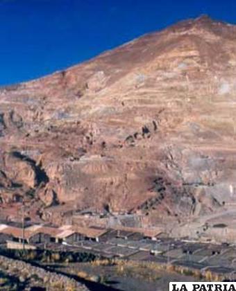 El Cerro Rico de Potosí malogrado por la explotación minera /jnn-digital.blogspot.com
