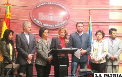 Bancada de Convergencia Nacional pide salvoconducto para el diputado Roger Pinto que se encuentra cien días en la embajada de Brasil en Bolivia /ANF
