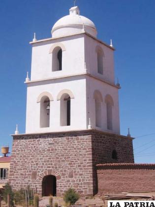 Torre de la Iglesia colonial de Corque