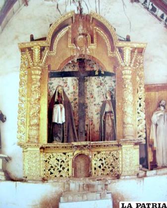 Interior de la Iglesia de Corque