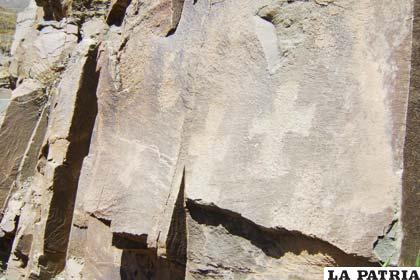 Grabados rupestres en Inca Pinta 