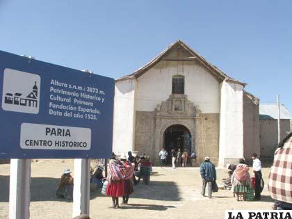 La histórica iglesia colonial de Paria ubicada en el municipio de Soracachi