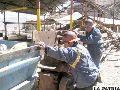 La  minería es la principal actividad económica de Oruro