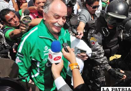Azkargorta en declaraciones a la prensa ecuatoriana (foto: APG)