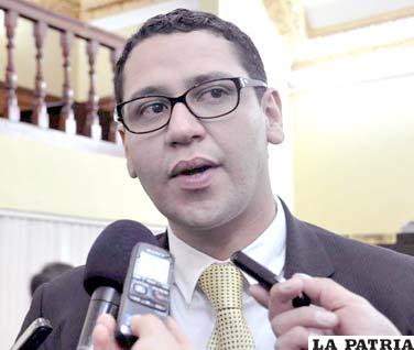 El diputado de Convergencia Nacional, Tomás Monasterios, asegura que nombramiento de Sacha Llorenti es un acto de impunidad /ANF