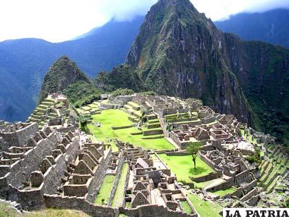 Vista de la ciudad imperial de Machu Picchu, Perú