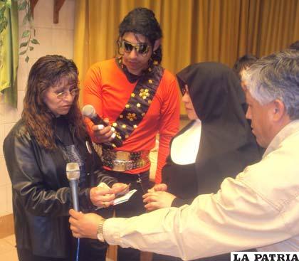 Club de Fans de Michael Jackson hizo donación al asilo de ancianos