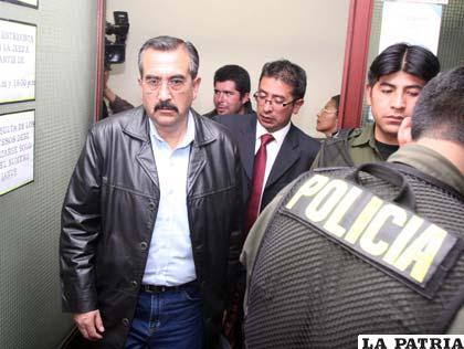 El excomandante de la Policía, general Jorge Santiesteban, en la Fiscalía de La Paz /APG