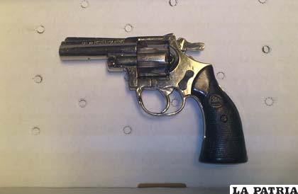 Se presume que esta arma de fuego fue utilizada por los antisociales para realizar el atraco