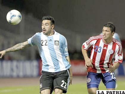 Argentina no tuvo problemas para vencer a Paraguay (foto: foxsportsla.com)