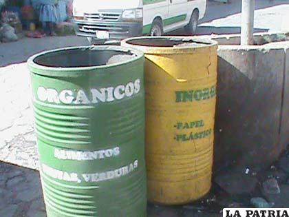 Los contenedores que son mal utilizados por la población
