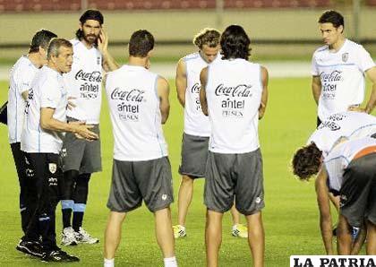 Entrenamientos de la selección uruguaya de fútbol (foto: latam.com)