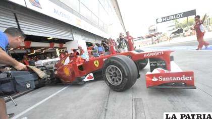 La Escudería Ferrari tuvo muchos problemas en la carrera (foto: ole.com)