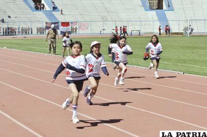 La participación de pequeñas atletas fue la emoción del evento