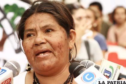 Justa Cabrera dirigente del los pobladores del Tipnis denuncia la creación de poblaciones para la consulta /videourgente-sc.blogs