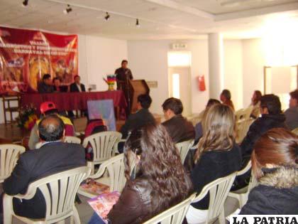 Taller de Diagnóstico y Perspectivas del Carnaval de Oruro en la Casa Municipal de Cultura