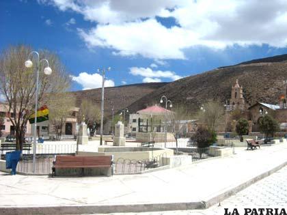 Plaza del Municipio de Escara