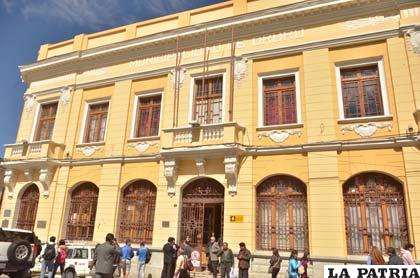 Según el presidente del Comité de Vigilancia, las controversias en el Municipio obstaculizan el progreso de Oruro