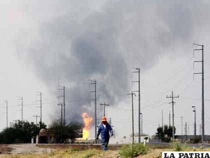 El incendio en la refinería Pemex en México dejó 26 muertos /eluniversal.com.mx