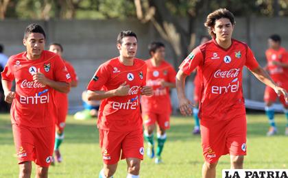 Peña, Chávez y Martins jugadores de la Selección (foto: APG)