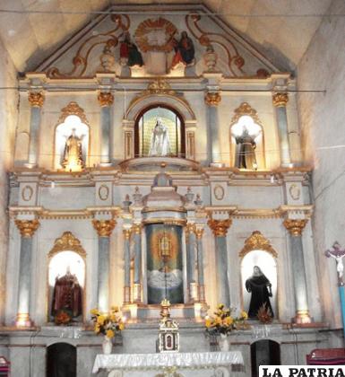 Retablo barroco de la Iglesia de Toledo, tan solo uno de los atractivos de este municipio