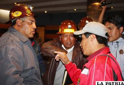 Tregua en conflicto de mineros en Colquiri (ABI)