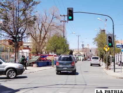 Los semáforos en la ciudad serán cambiados por otros modernos