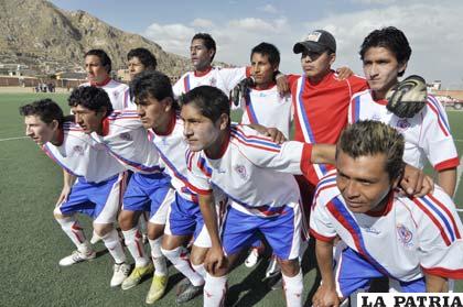 El equipo de Deportivo Sabaya, con el objetivo de vencer a Oruro Royal