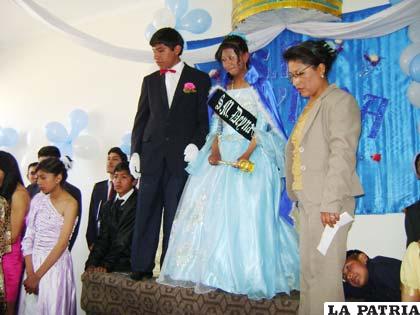 Estudiantes de la Escuela de Educación Especial celebraron su día coronando a su Reina Deynna I