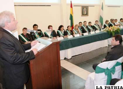 Los asambleístas departamentales estuvieron reunidos para conmemorar un aniversario más de Santa Cruz /ALD