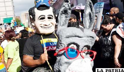 Seguidores del candidato presidencial Henrique Capriles Radonski /EFE