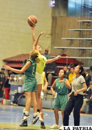 El básquet femenino tuvo su atracción