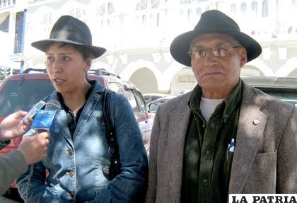 Margarita Flores y Raúl Quiroga, autoridades originarias de Paria