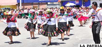Colegio “Kantuta” mostró la parte autóctona de la cultura boliviana