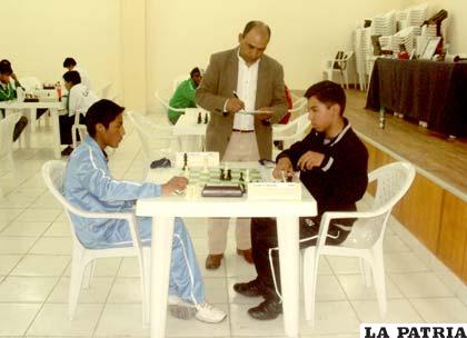 Leandro López de Oruro en plena competencia 