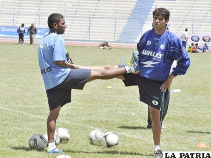 Angola y Ruiz, delanteros de San José 