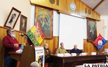 Coloquio sobre Orígenes Andinos se realizó en el Consejo de la UTO