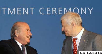 Joseph Blatter junto a Vitaly Mutko (foto: centraldeportiva.com)