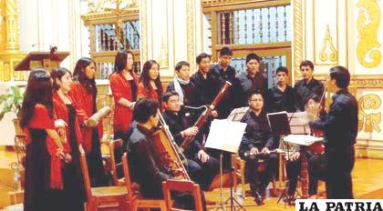 Coro y orquesta Antiqva Mvsicvm en Concepción de Chiquitos