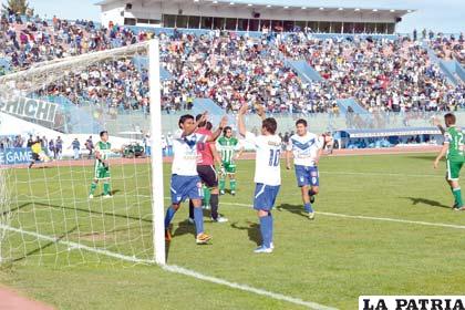 Una acción del partido que jugaron San José y Oriente el 5 de mayo