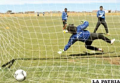 Los “santos”, entrenarán hoy en su propia cancha