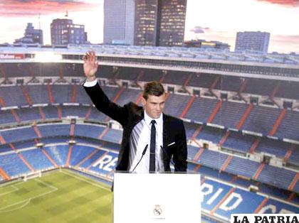 Bale durante su presentación en el “Bernabéu”